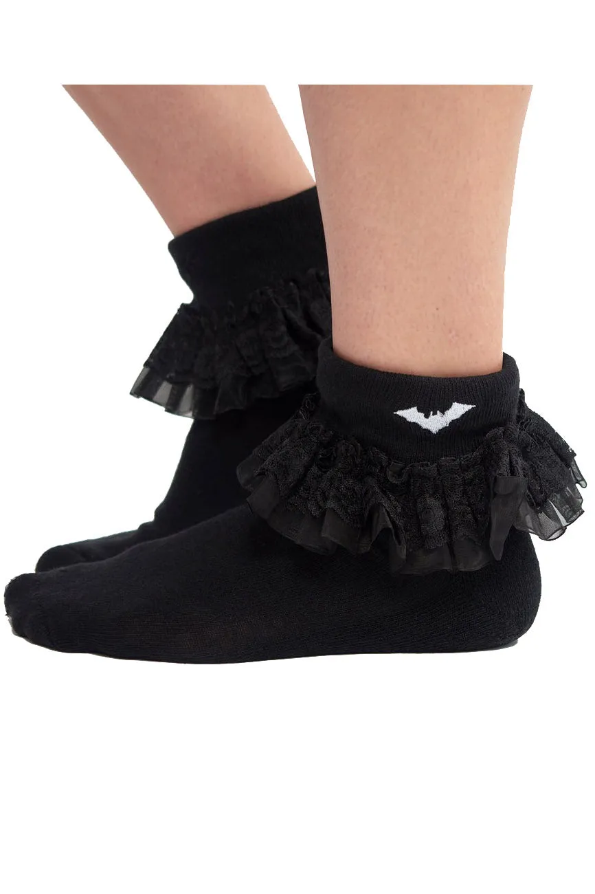 Bat Embroidered Ruffle Ankle Socks [BLACK]