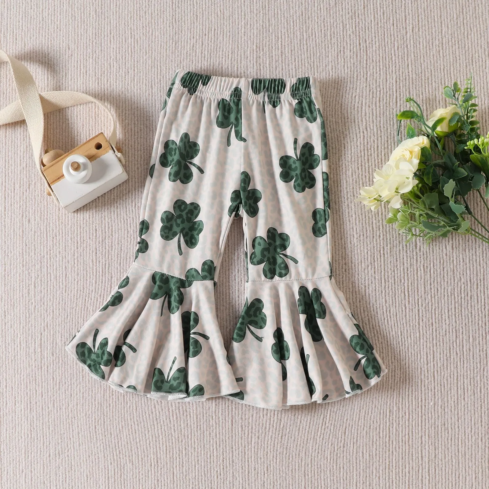 Four Leaf Grass St. Patrick's Day Letter Flying Sleeve Romper Trumpet Trousers Girls' Suit