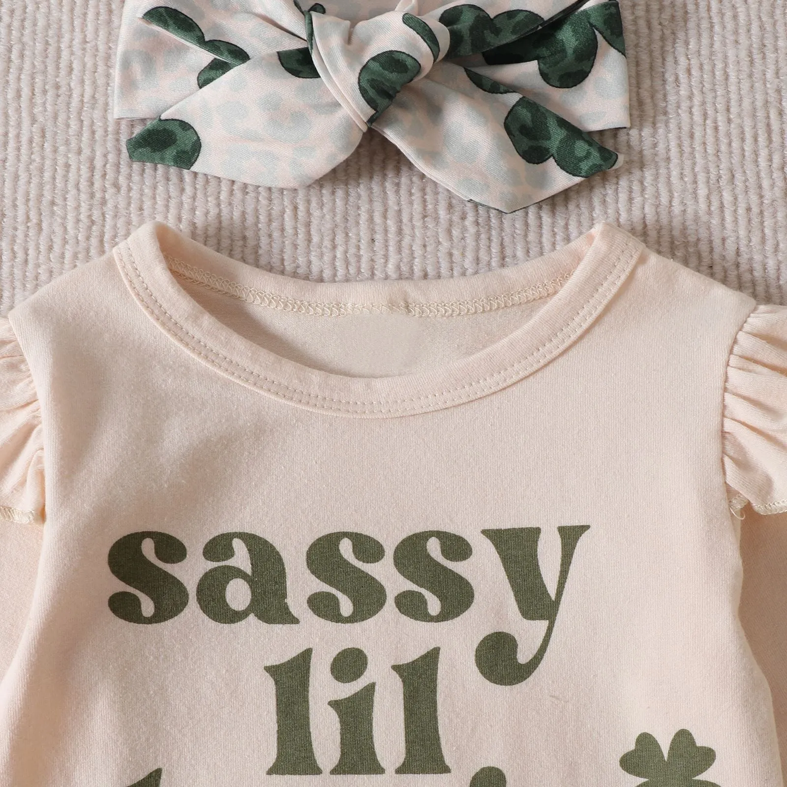 Four Leaf Grass St. Patrick's Day Letter Flying Sleeve Romper Trumpet Trousers Girls' Suit