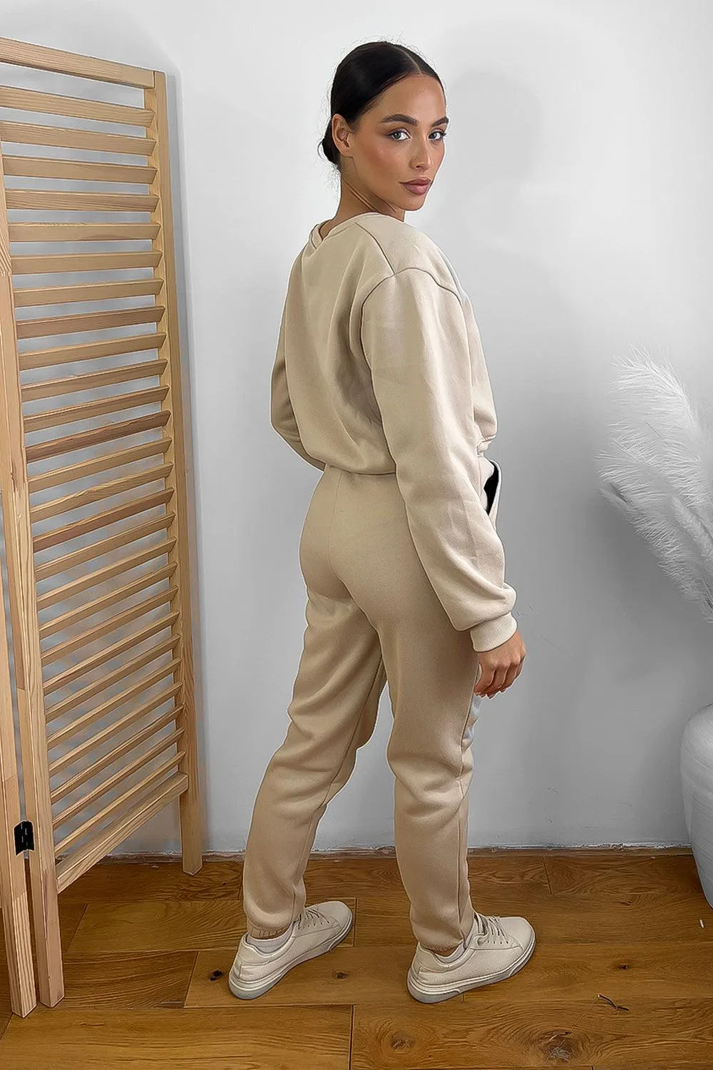 Minimalistic Cropped Sweatshirt And Trousers Tracksuit