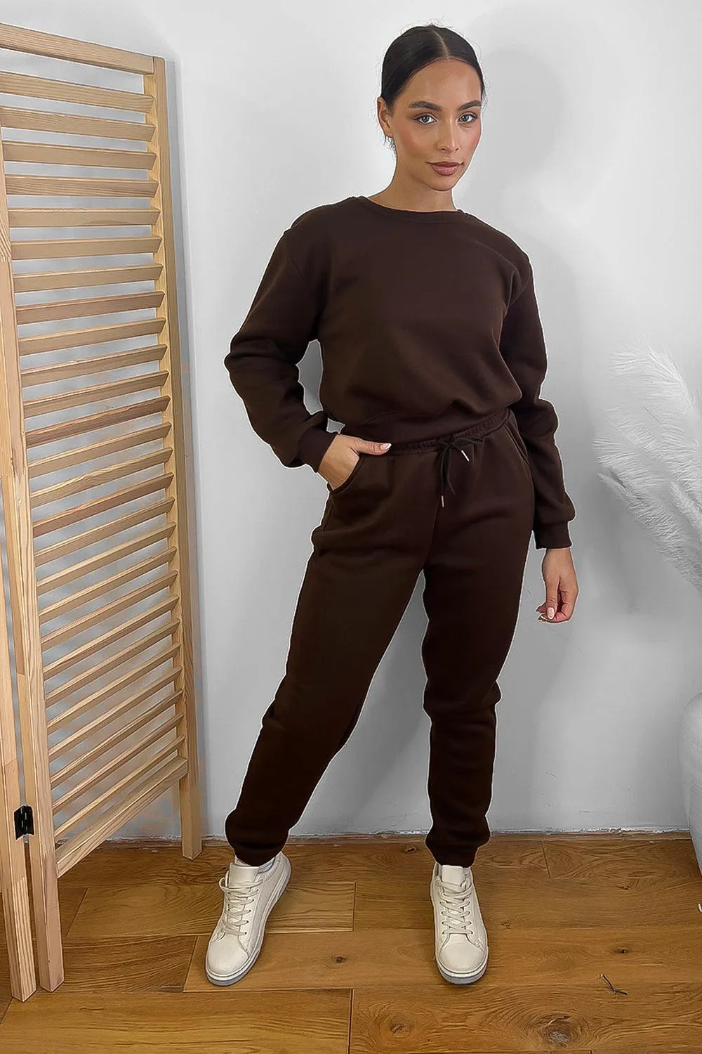 Minimalistic Cropped Sweatshirt And Trousers Tracksuit